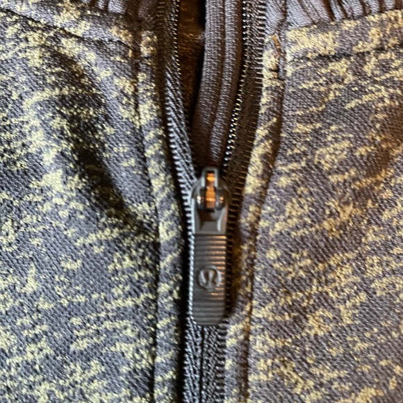 Lululemon top - Picture 2 of 5